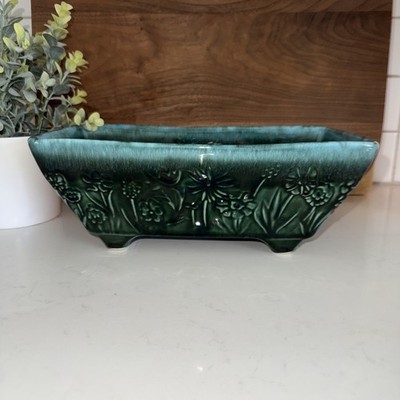 a Vintage Hull F18 USA Rectangular Planter.  