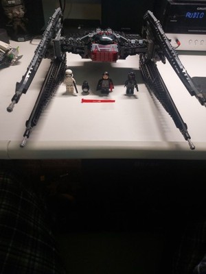 LEGO Star Wars: Kylo Ren's TIE Fighter (75179)