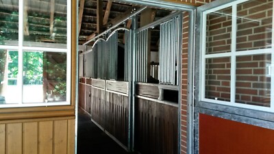 2 Große Perdeboxen mit täglichem Paddock- oder /  und Weidegang zu vermieten