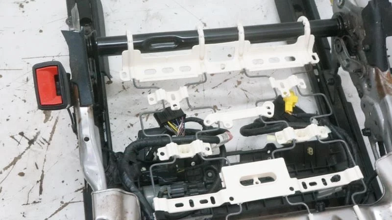 Ford Fusion 2018 conductor asiento inferior delantero izquierdo marco de oruga DS7Z-9661711-C OEM Foto 3 de 4