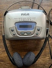 RCA Portable AM/FM Stereo Radio Cassette Player Model RP-1874B Walkman Headphone