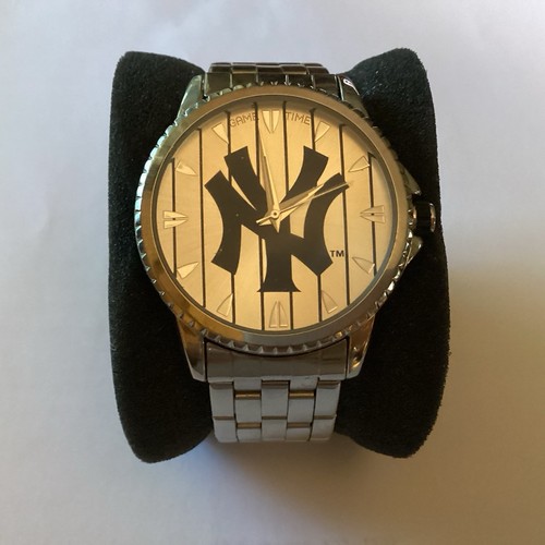 N Y Yankees Watch