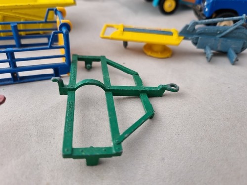 Britains Farm Bundle Spares & Repairs Parts Corgi Matchbox Land Rover Trailer - Picture 3 of 16