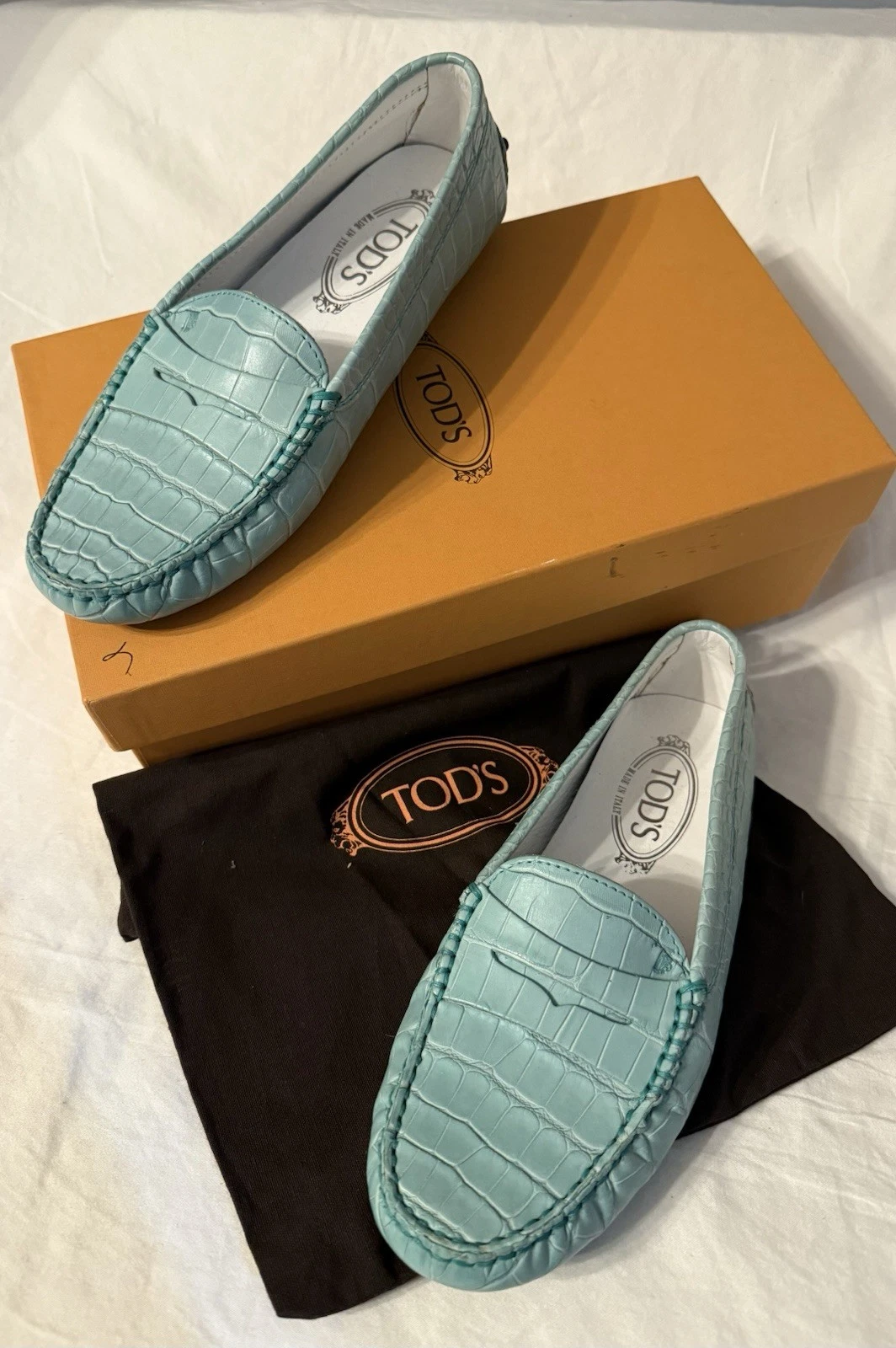 Scarpe da guida donna Tod’s taglia 37 US 6 a 6 5 in pelle turchese nuove con scatola