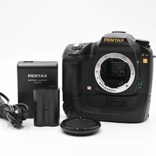 PENTAX K10D Digital SLR Camera Grand Prix Package 6117 Shots Excellent Condition