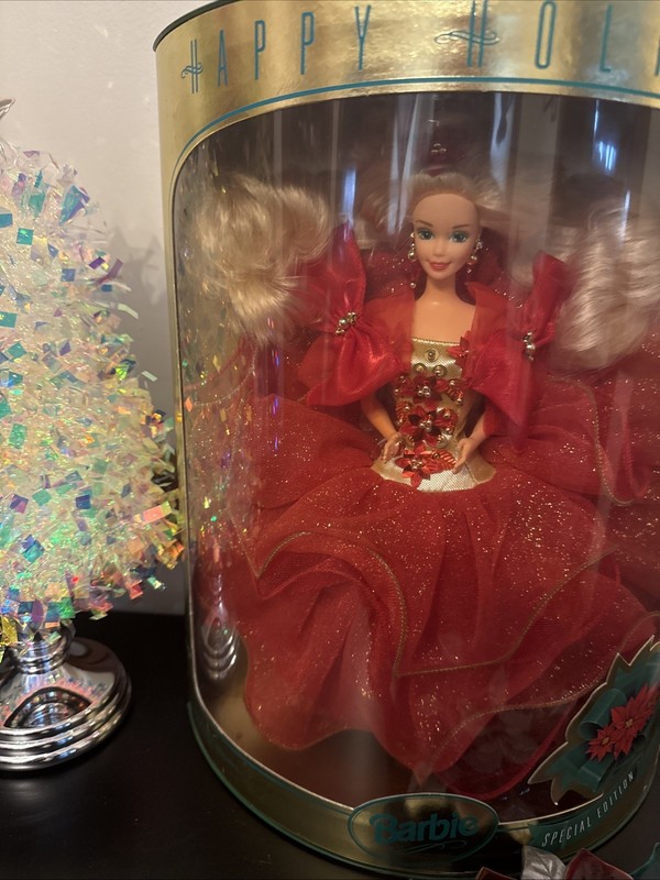 Barbie 1993 Happy Holidays Special Edition Hallmark Doll Mattel 10824 NIB