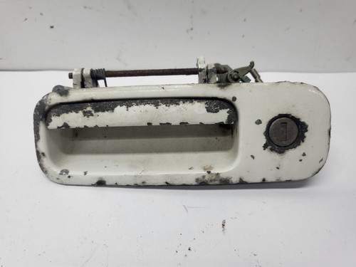 VW Polo 6N -  Heckklappengriff Heckklappe Schloss Griff  6N0827565  (99)