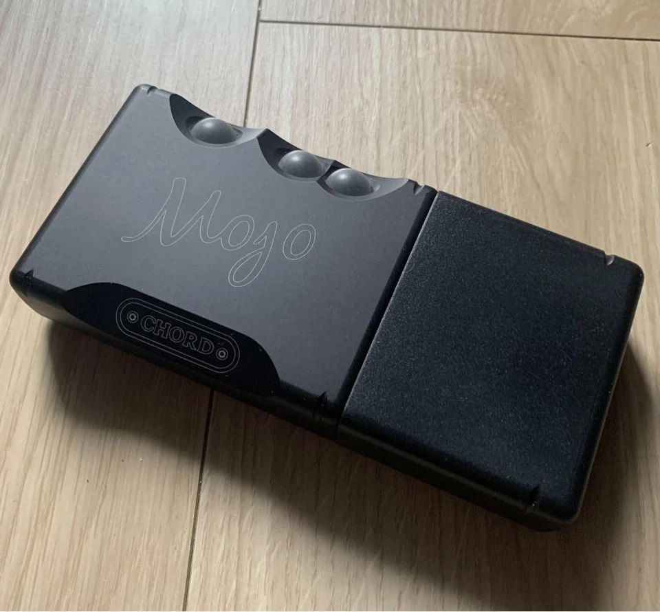 CHORD Electronics Portable Headphone Amplifier MOJO BLK  USED - Image 2 of 4