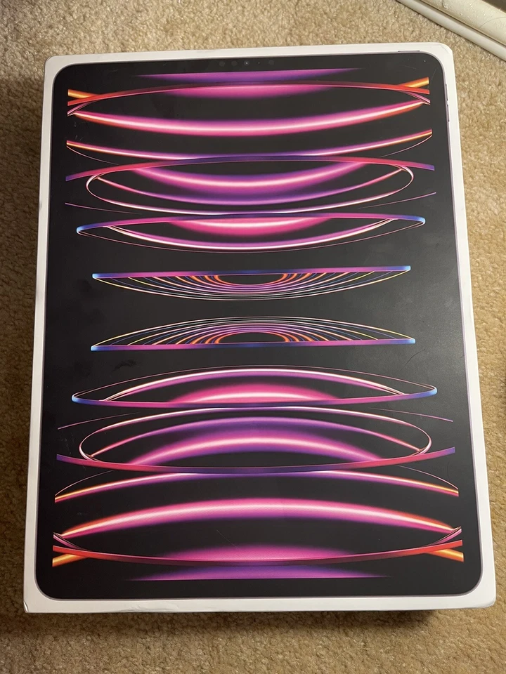 ipad pro 12.9 6th generation 128Gb Wifi + Cellular With Apple Pencil 2nd Gen - Image 4 of 4