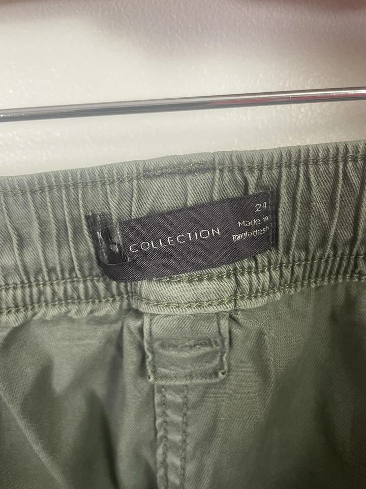 Marks & Spencer M&S Dark Khaki Green Cargo Cotton Blend Belted Shorts - sz 24 - Image 3 of 4