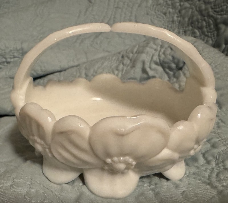 Vintage Westmoreland Milk Glass Dogwood Split Handle Basket Candy / Trinket Dish