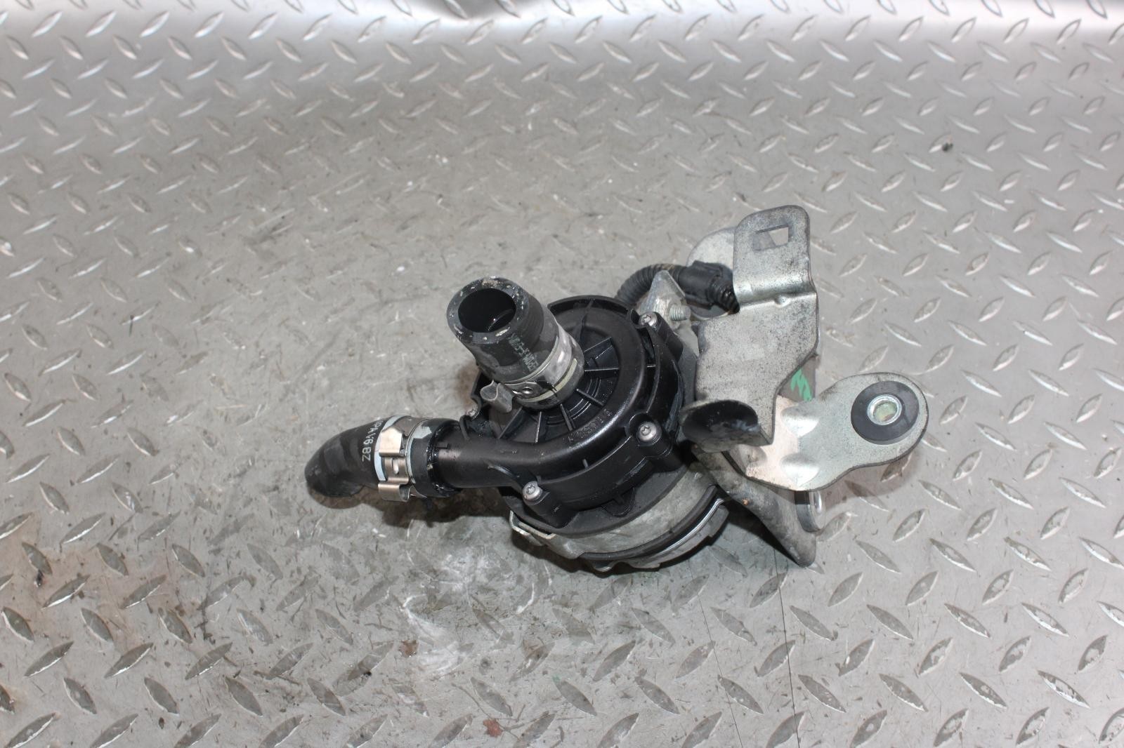 14-21 Ghibli 3.0L Engine Auxiliary Aux Coolant Water Pump Factory OEM Unit OE OE