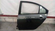 Porte arrière et accessoires Nissan PRIMERA