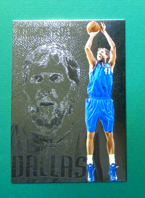 2012-13 Panini Intrigue Intriguing Players Dallas Mavericks Dirk Nowitzki #74
