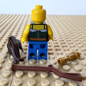 LEGO Pirates 2: Female Pirate, FLINTLOCK, pi101, 6253, SHIPWRECK HIDEOUT, 2009