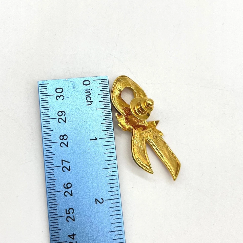 Broche prendedor de esmalte tono oro rosa cinta rosa Avon concienciación sobre el cáncer de mama Foto 3 de 3