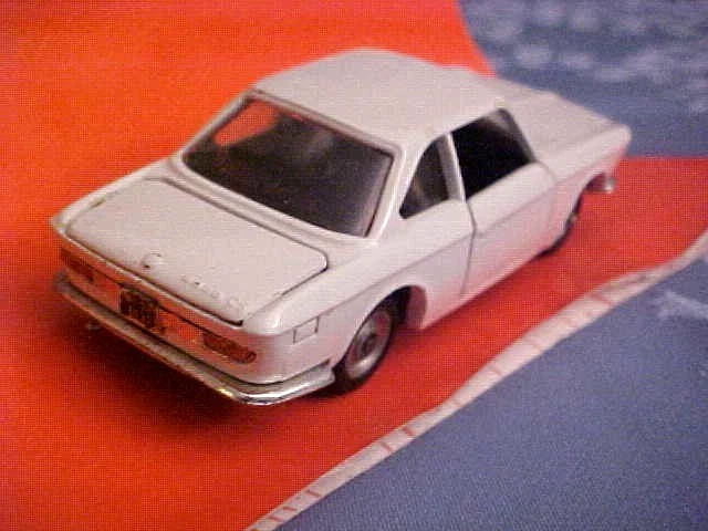 POLITOYS 'M' 546 BMW 2000 CS  1-43 ANNO 1968 - Immagine 2 di 4