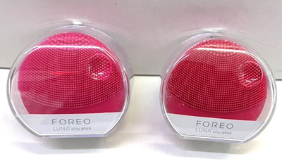 Foreo 2-Pack Luna Play Plus Portable Facial Cleansing Brush - Fuchsia