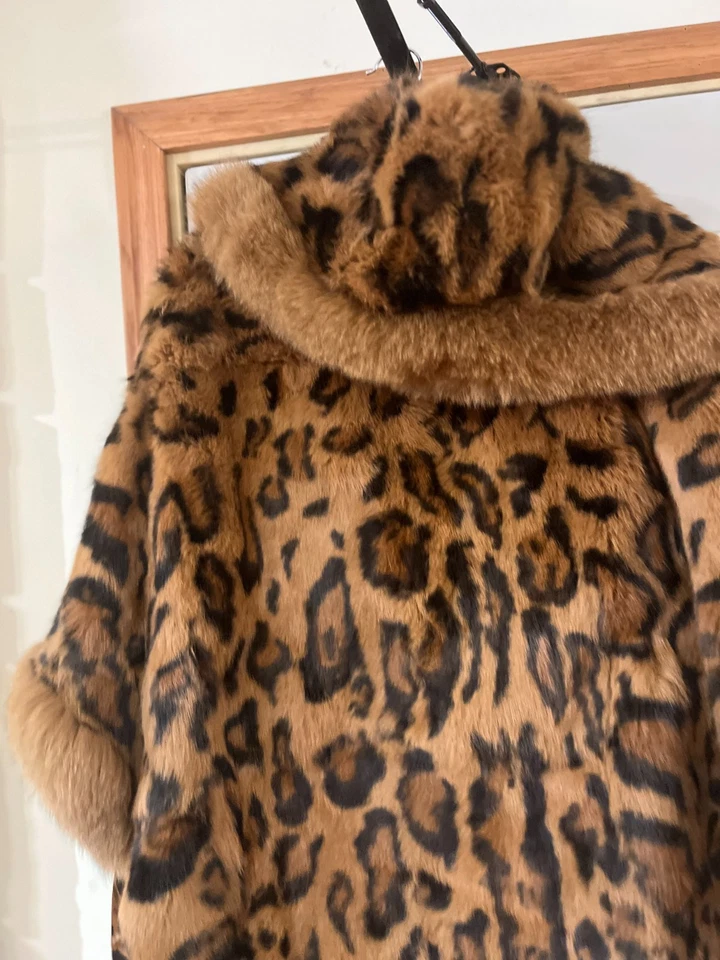 Chaqueta de piel bonita real con estampado de leopardo Foto 3 de 4