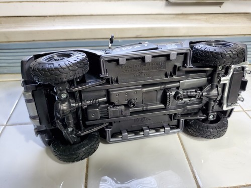 Maisto 1/18 Jeep Rescue Concept 2014 SWAT - Picture 8 of 8