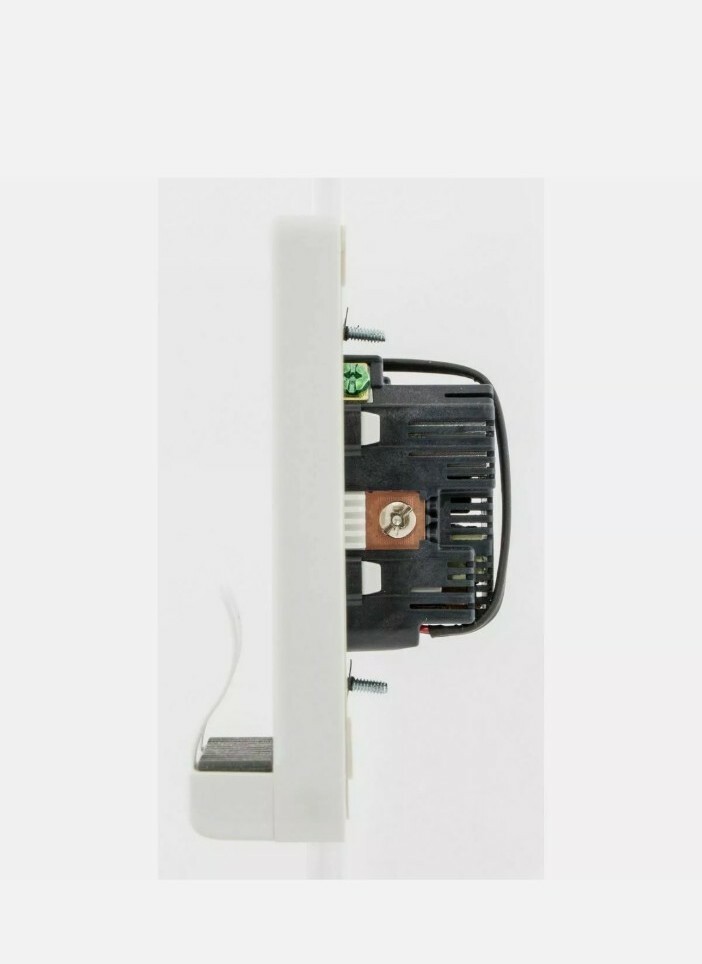 Hubbell 20 Amp Duplex  Outlet Type A and C Wireless Charger USB WHITE USB2028AC