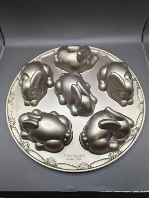 Nordic Ware Baby Bunny Bites Cakelet Bake Pan Easter  Cast Aluminum Makes 6