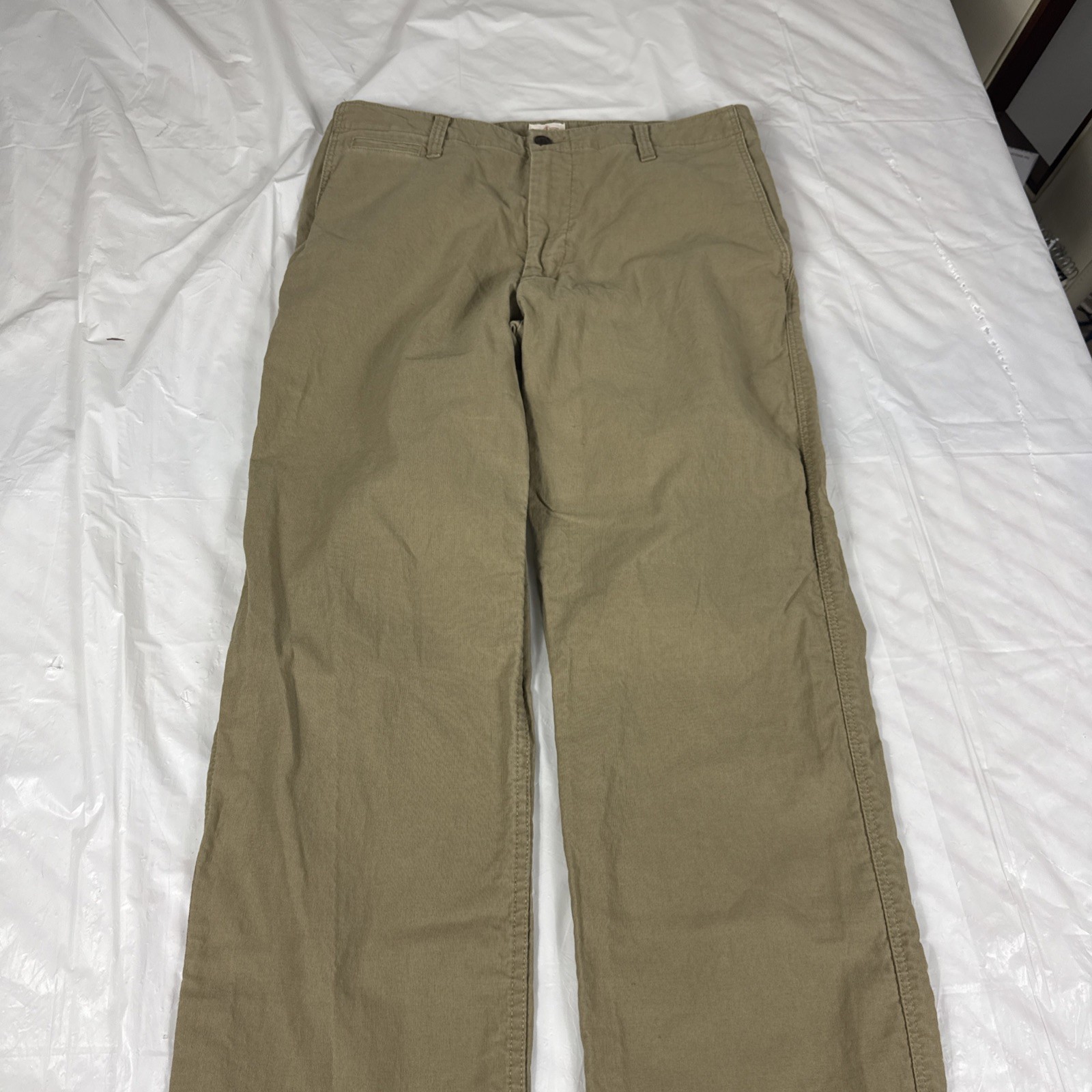 Dockers workday straight fit chino pants Beige men’s Size 33/32