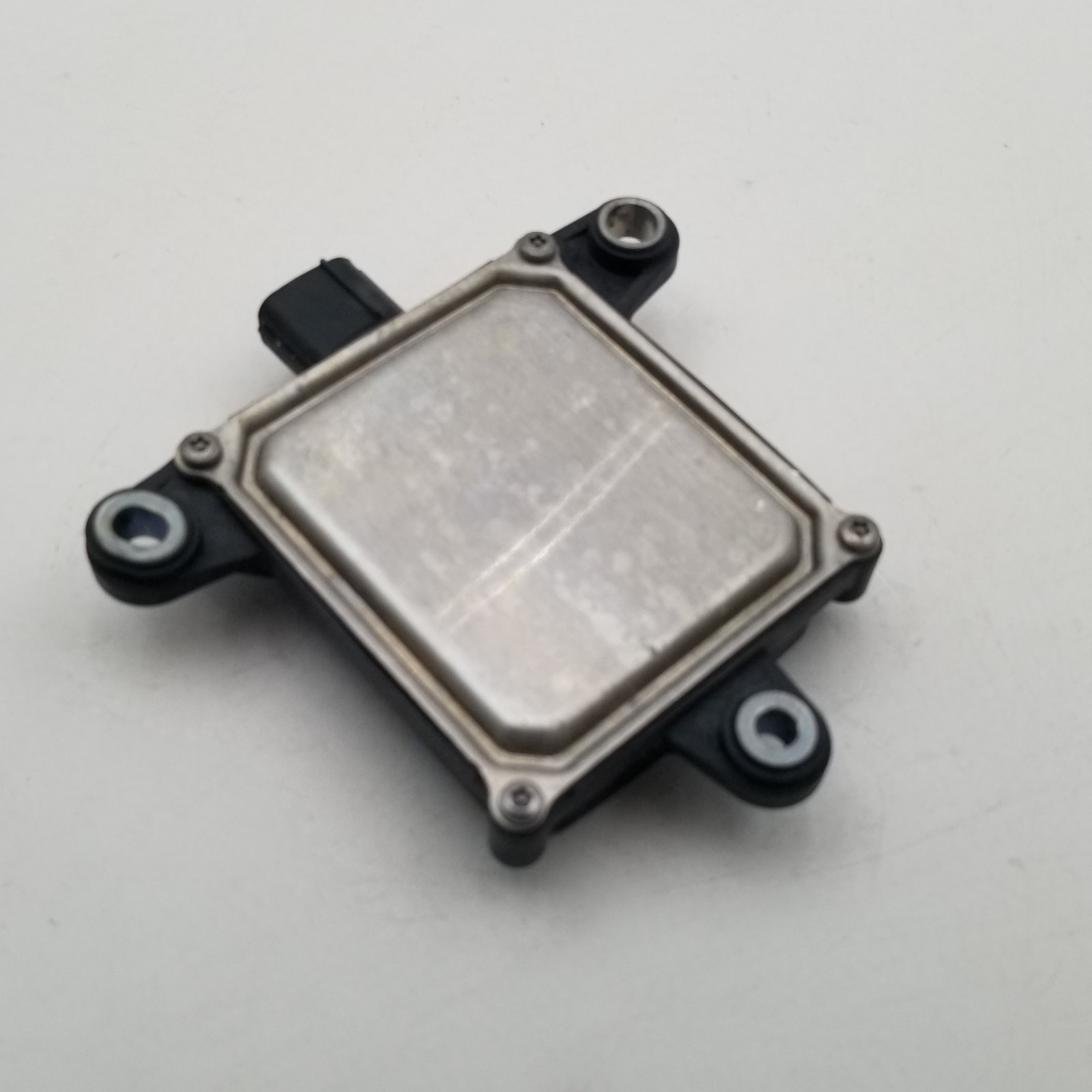 2016 - 2019 LEXUS RX350 REAR LEFT RIGHT BLIND SPOT RADAR SENSOR 881620E060