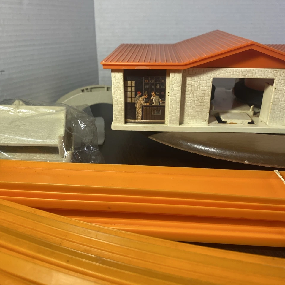 Vintage Mattel 1968 Super-Charger Race Set Hot Wheels Track Factory Sealed Parts - Image 2 of 4