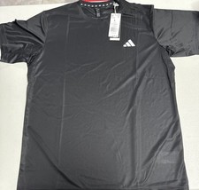 Adidas, Workout, Train Essentials Base Tee Black. Size: Large