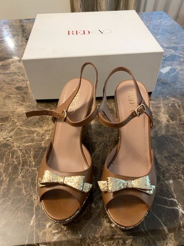 RED Valentino Leather Bow , Glitter Wedge Sandal Brown Gold Glitter Size 8,5 39 - 第 3/11 張圖片
