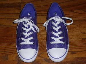 chuck taylor roxo