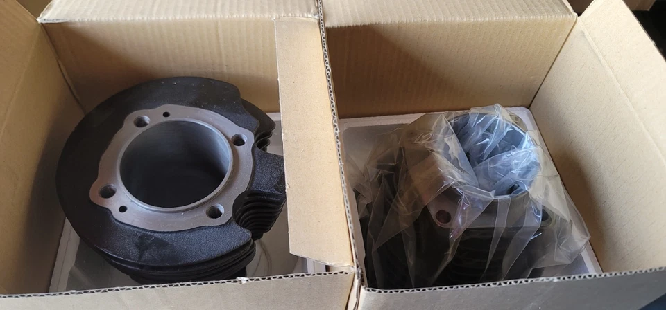 XL 1957-1971 900cc Cylinder & Piston Kit with Pre-fitted 9:1 pistons and rings. - Изображение 2 из 4