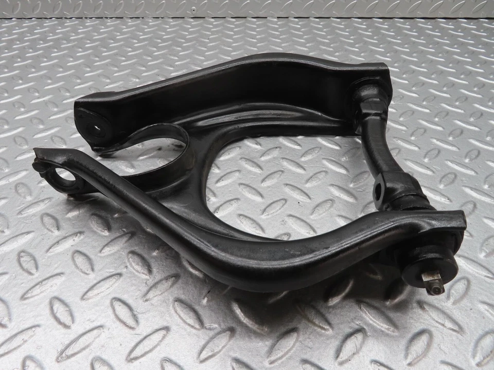 Brazo de control delantero izquierdo superior izquierdo Mercedes-Benz W111 220SE Foto 3 de 4