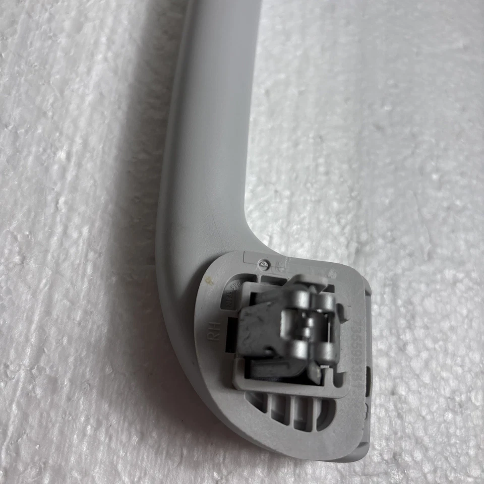 Jeep Renegade 2017-2023 OEM delantero conductor o pasajero lado techo agarre manija Foto 3 de 4