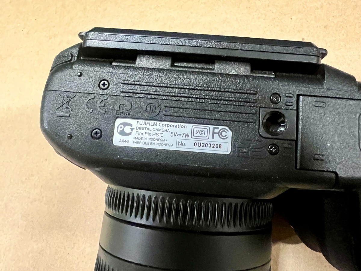 ♥︎◇FUJIFILM finepix HS10 ◇高性能コンデジ ◇美品 Fujifilm FinePix HS Series HS10 / HS11 10.3MP Digital Camera