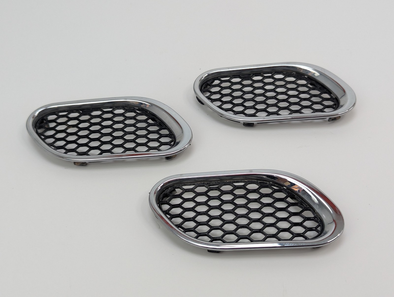 Maserati Quattroporte 2003-2012 Left Vent grilles Set P/N 69283300