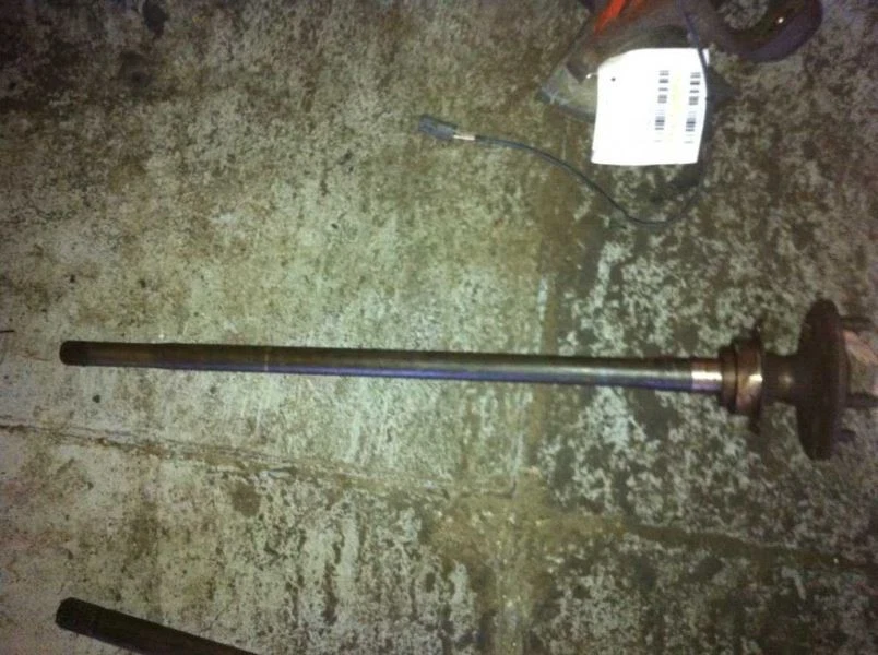 Cubierta de 8 pernos eje trasero izquierdo conductor Mercury Capri 79-82 Foto 3 de 4