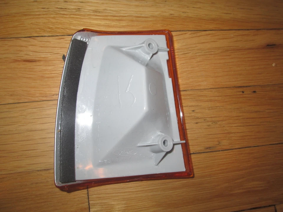 NOS 1991-1994 FORD EXPLORER LÁMPARA MARCADORA DELANTERA DERECHA E9TZ-15A201-B Foto 2 de 3