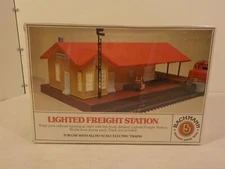 N A104 Vintage Bachmann HO Lighted Freight Station 46216