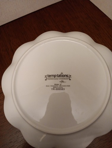 Temptations By Tara Christmas Eve And Winter White Silver 8" Salad/Dessert Plate - Picture 2 of 3
