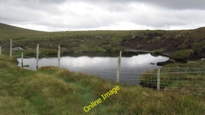 Foto 6x4 beschädigter Zaun, Monaltrie Moos Der Zaun ist mit ziemlicher Sicherheit c2012