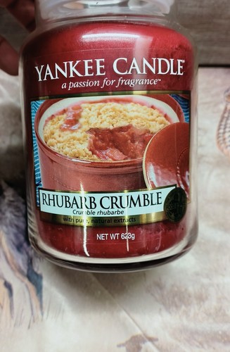 Yankee Candle Rhubarb Crumble Large 623g Jar 110-150 Hrs Burn New Rare Scent - Picture 4 of 9