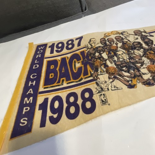 Vintage LAKERS 1987-1988 WORLD CHAMP BACK to BACK PENNANT - 12" x 30" - Picture 15 of 18