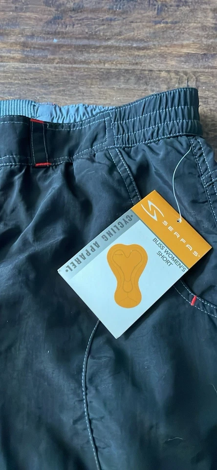 NUEVO CON ETIQUETAS - Pantalones cortos de bicicleta Bliss para mujer - Pantalones cortos acolchados para ciclismo Foto 3 de 4
