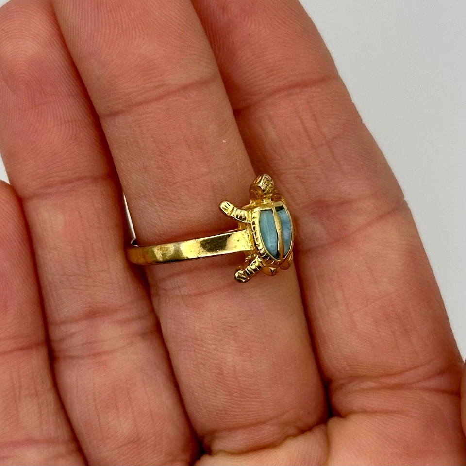 Delicado Anillo Larimar Lindo Tortuga Oro 18K Sobre Plata de Ley Talla 9 Piedra Azul Foto 3 de 4