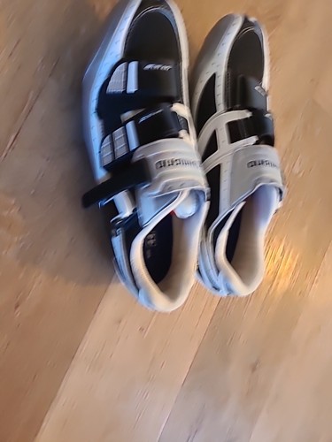 Shimano SH-R132L Men's Road Bike Cycling Shoes Carbon Fiber Brand NEW US Size 44 - Bild 2 von 5