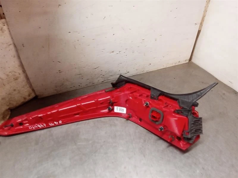 Passenger Right Tail Light From 2016 Cadillac ELR 10361565 - Image 4 of 4