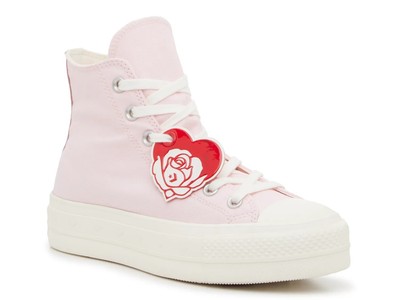 Woman's Fashion Sneakers Converse Chuck Taylor All Star Heart Platform Sneaker