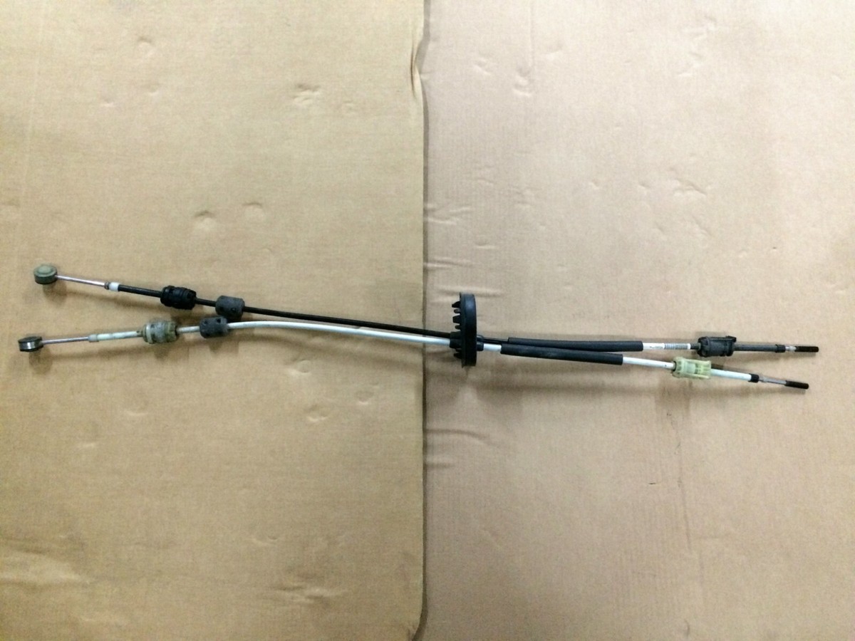 VAUXHALL ASTRA J MK6 GENUINE GEARBOX LINKAGES CABLES F17 55563704 
